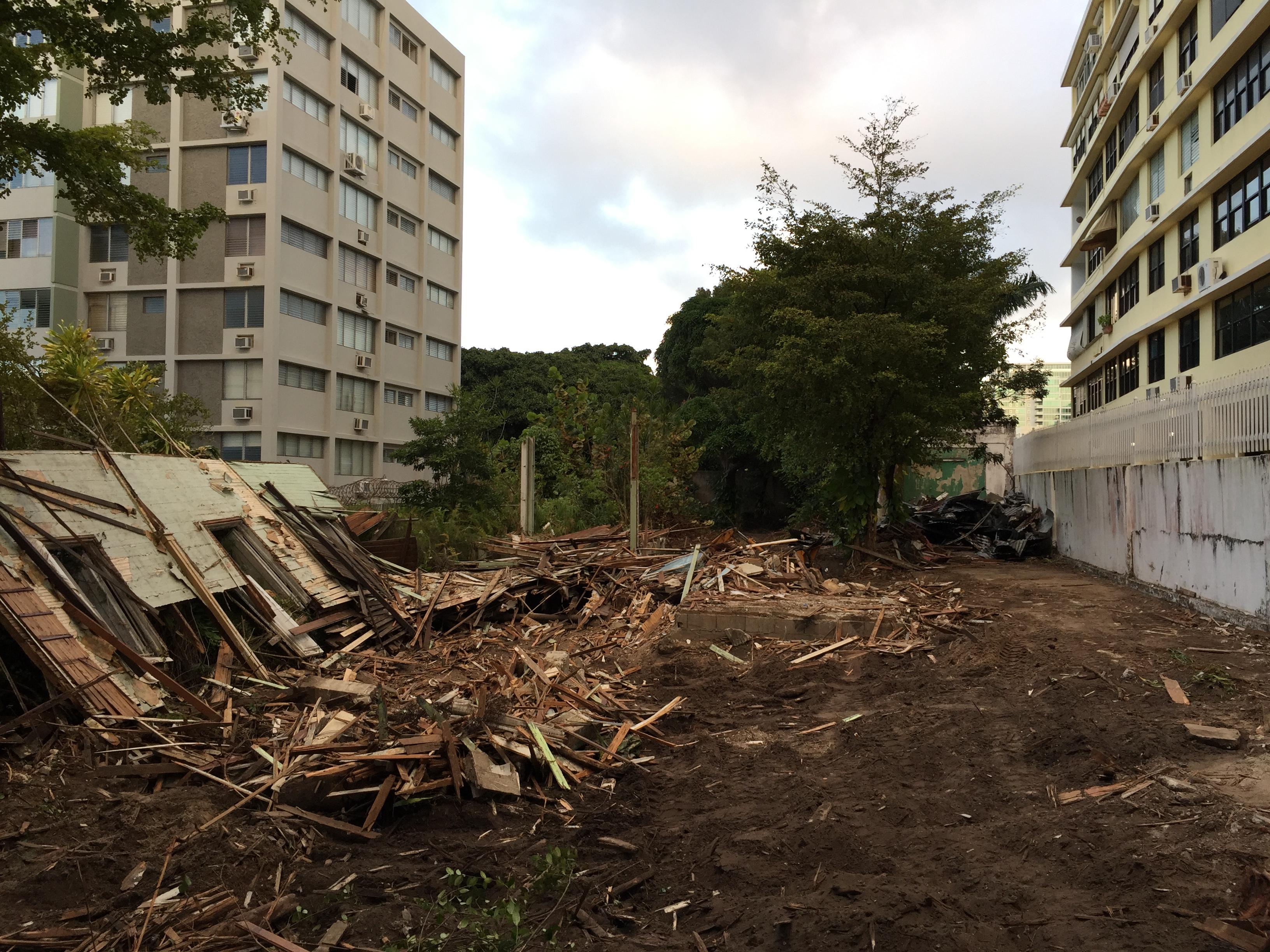 Demolición Casa en la Calle Cuevillas 557 - San Juan (Miramar) - 2015 00005